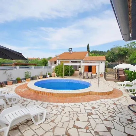 Holiday home Haus Nena *