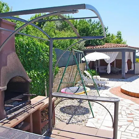 Haus Nena Holiday home Pula