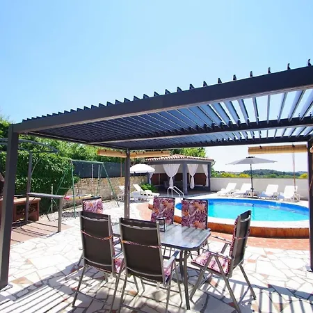 Haus Nena Holiday home Pula